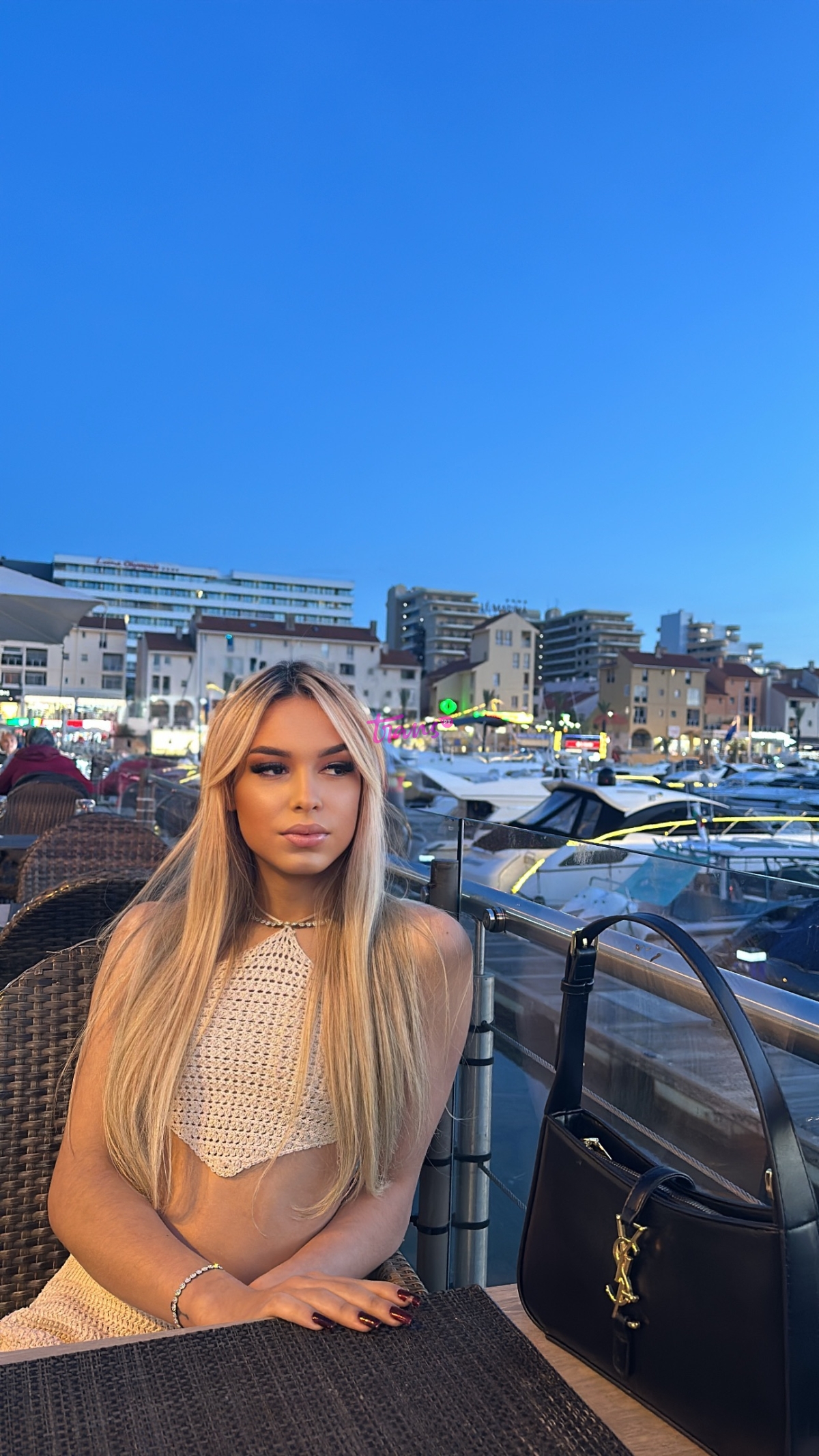 Escorts: Nicolly