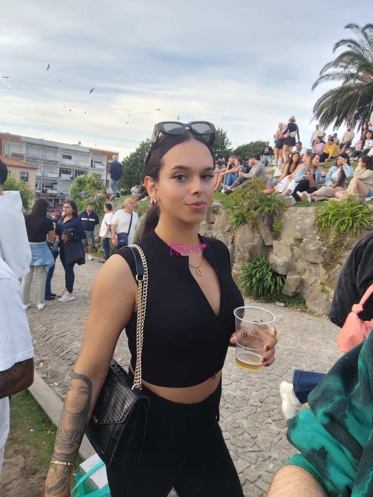 Escorts: LAURA NOGUEIRA