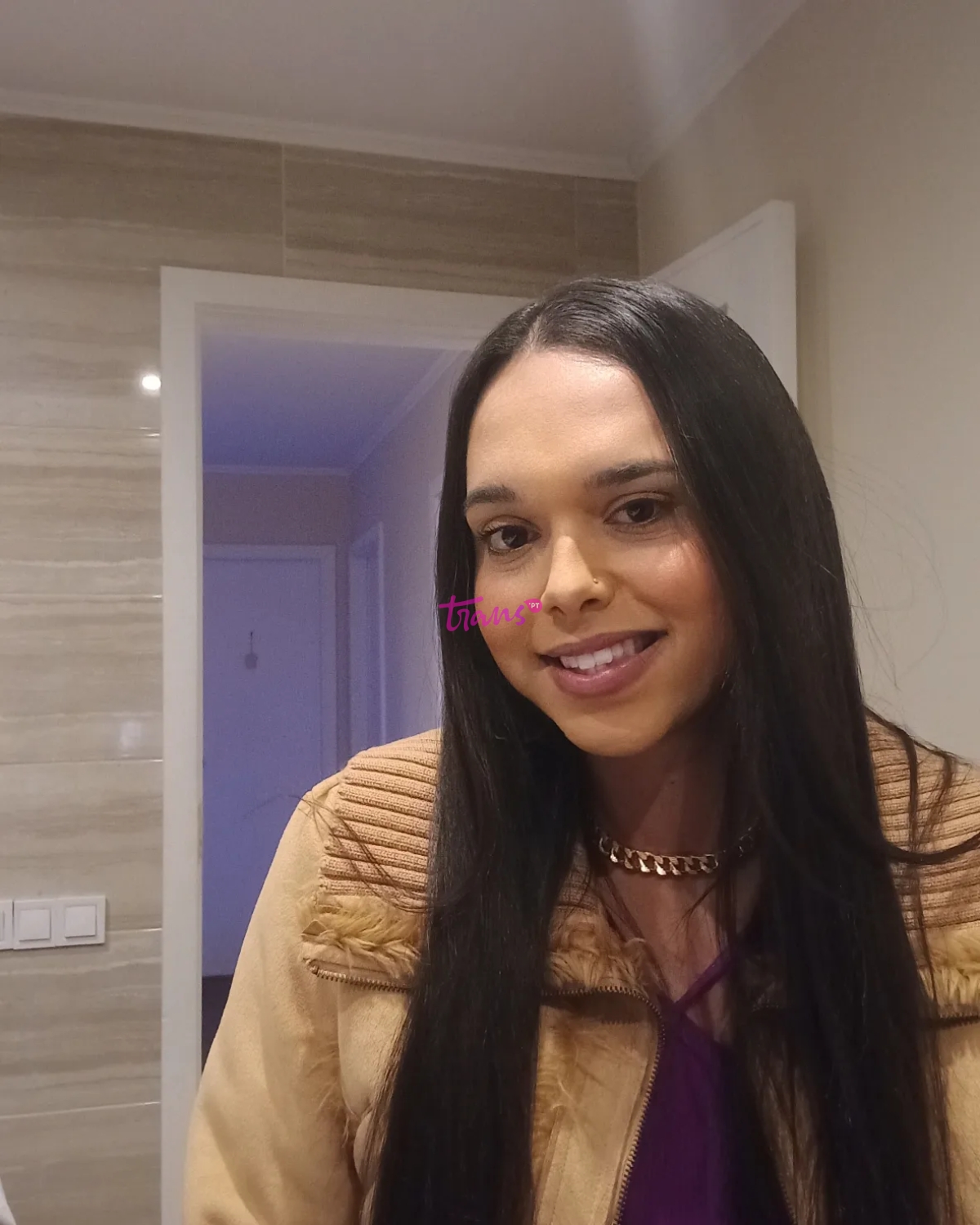 Escorts: LAURA NOGUEIRA