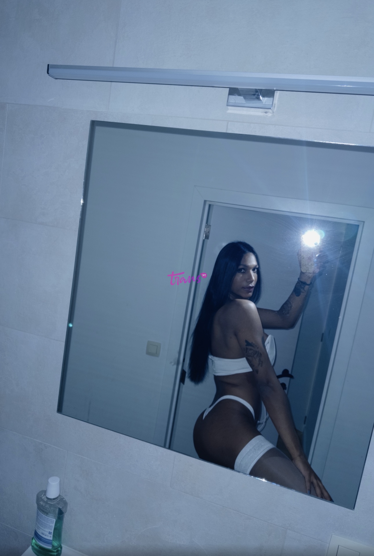Escorts: Taynar